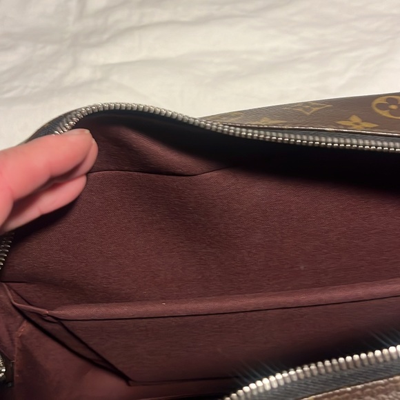 Real Louis Vuitton men’s. Briefcase in monogram in like new condition - Picture 2 of 5